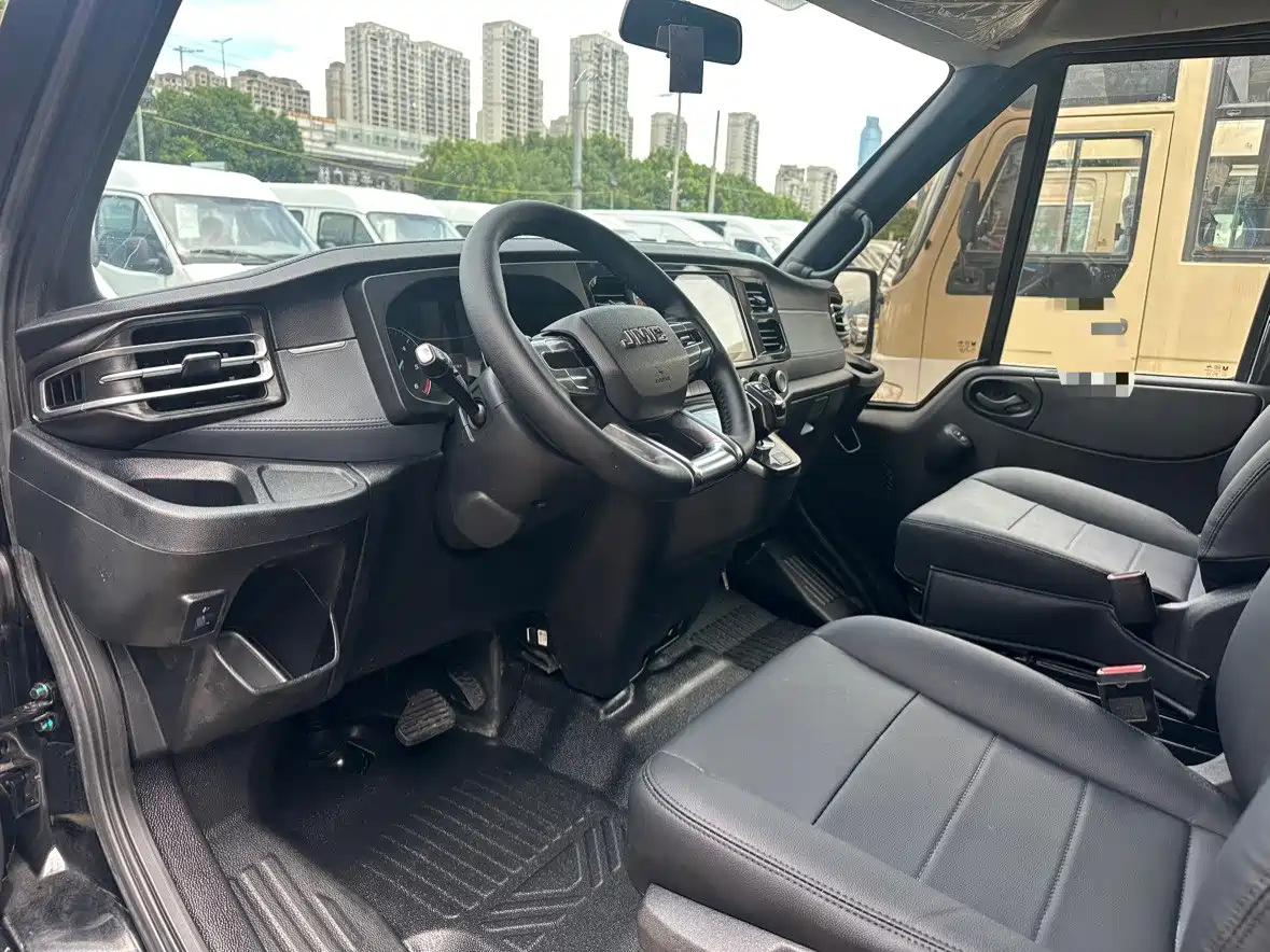 Jiangling JMC Fushun 2024 2023 2.0T Automatic Short Wheelbase Medium-High Roof Commercial MPV 6 Seats