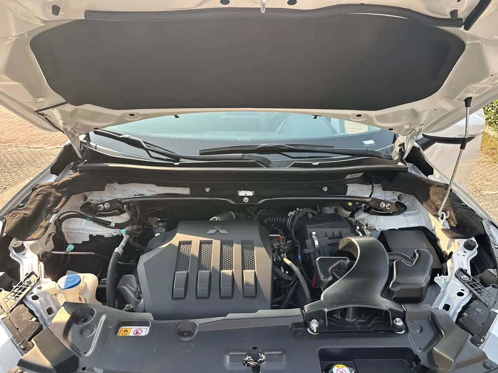 Фото 25 - Mitsubishi Eclipse Cross