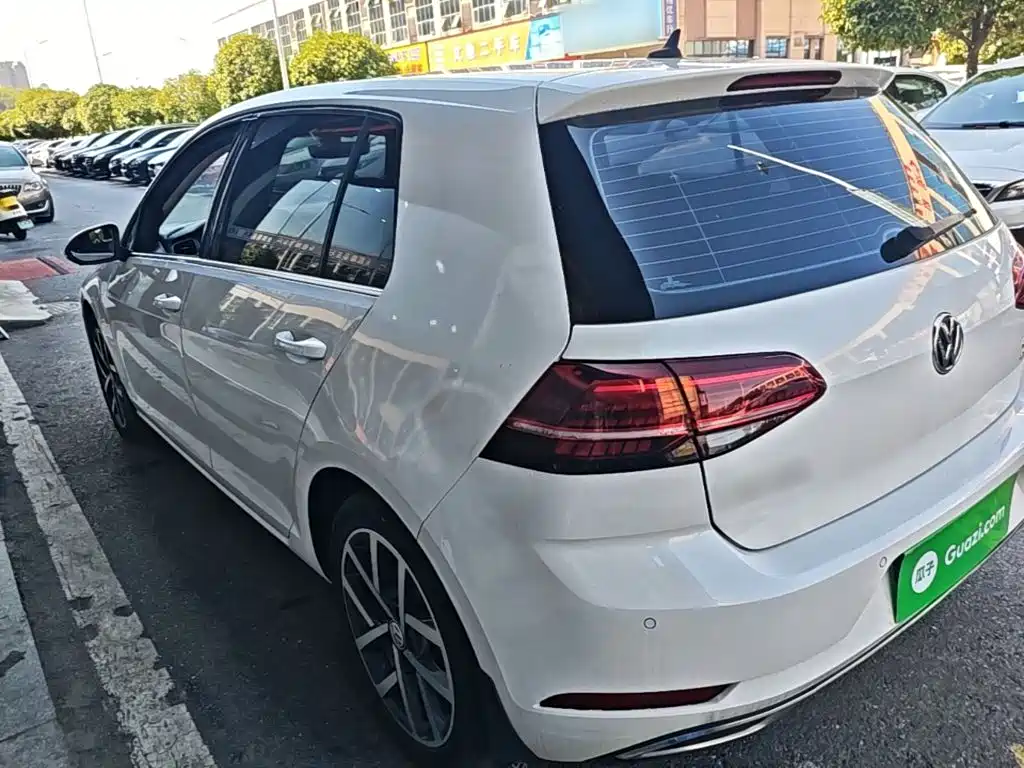 Фото 5 - Volkswagen Golf
