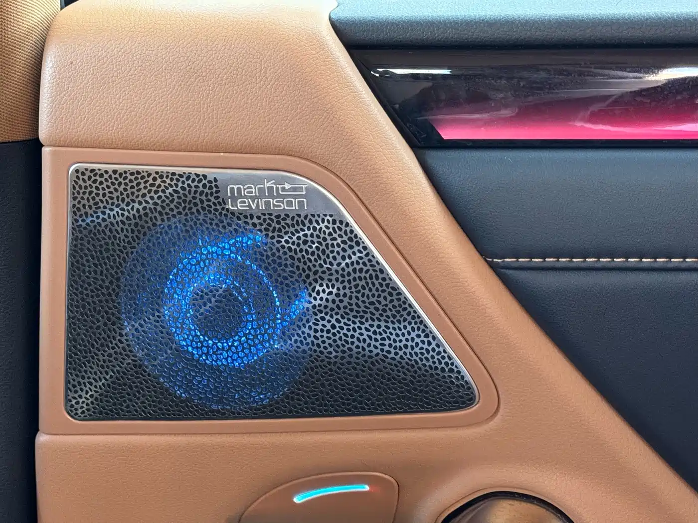 Lexus ES 2023 200 Excellence Edition фото 24