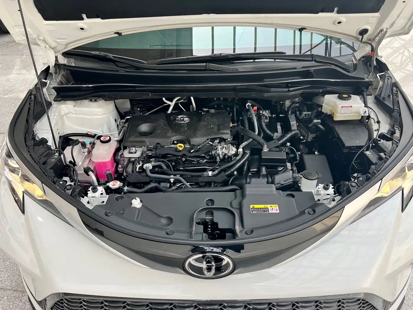 Toyota Granvia 2024 2.5L Hybrid Premium PLUS фото 26