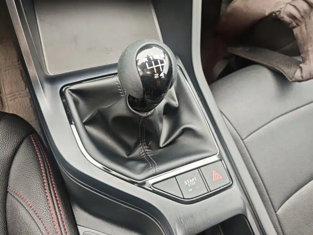 Roewe i5 2025 2023 1.5L Manual Comfort Edition