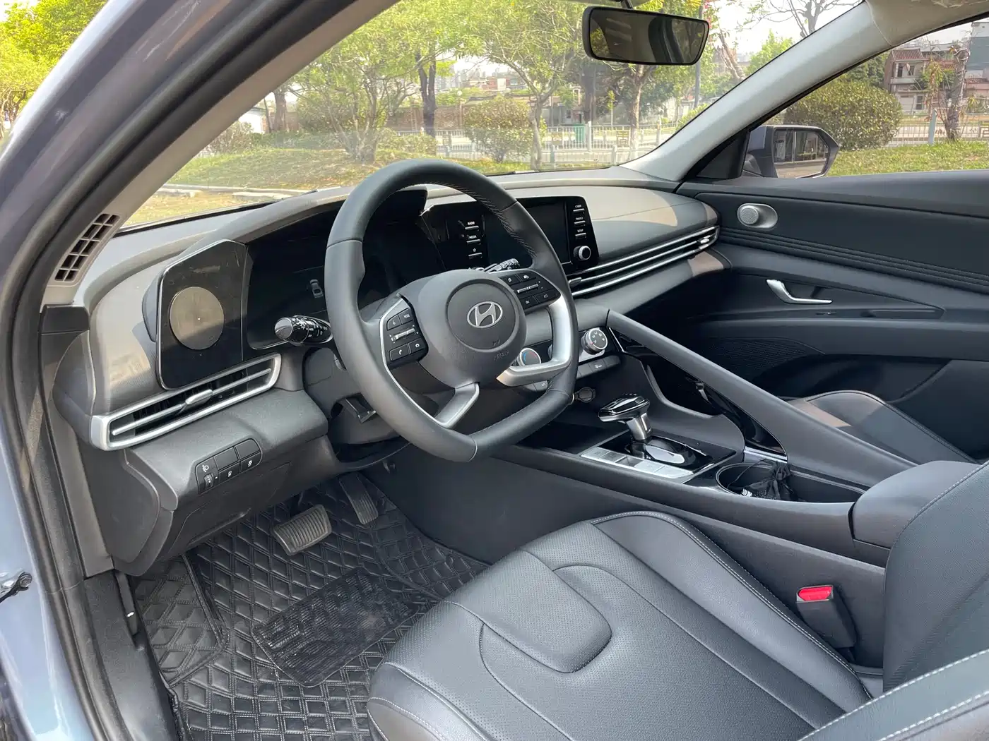 Hyundai Elantra 2023 1.5L CVT GLX Elite Edition фото 14