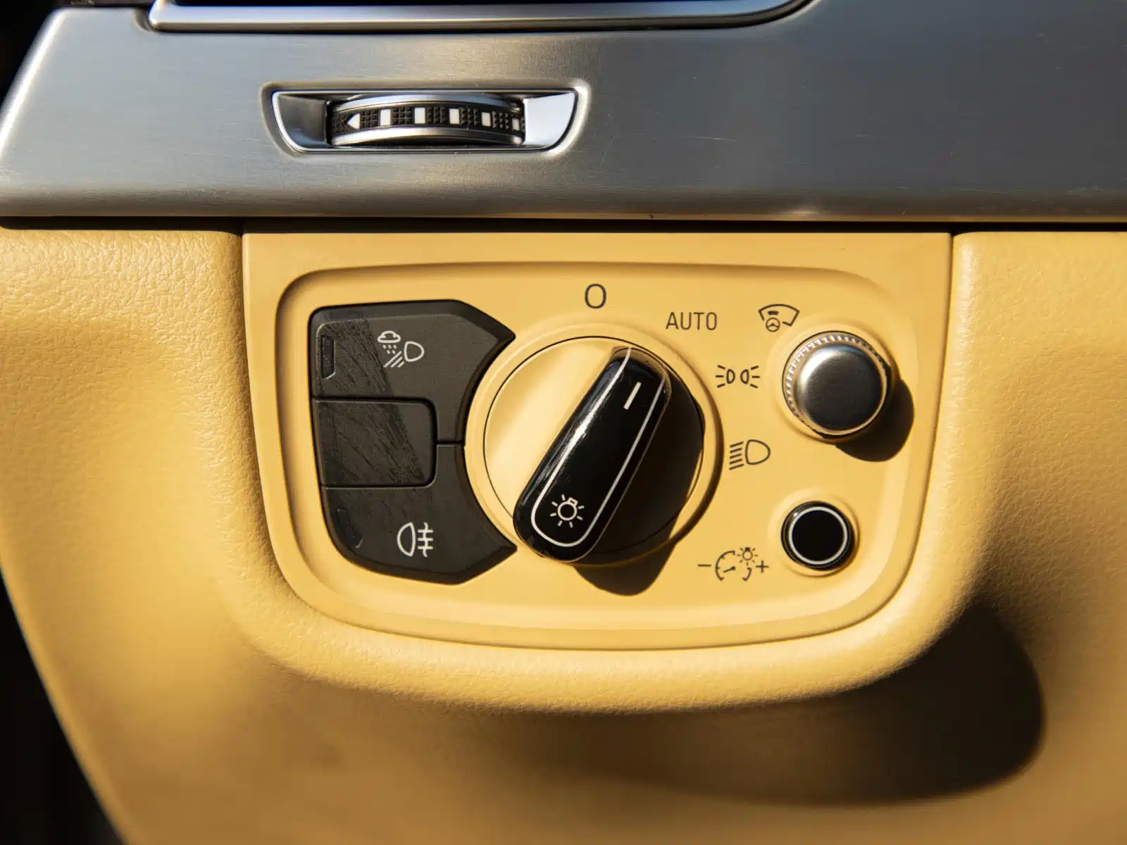 Photo 16 - Audi A8