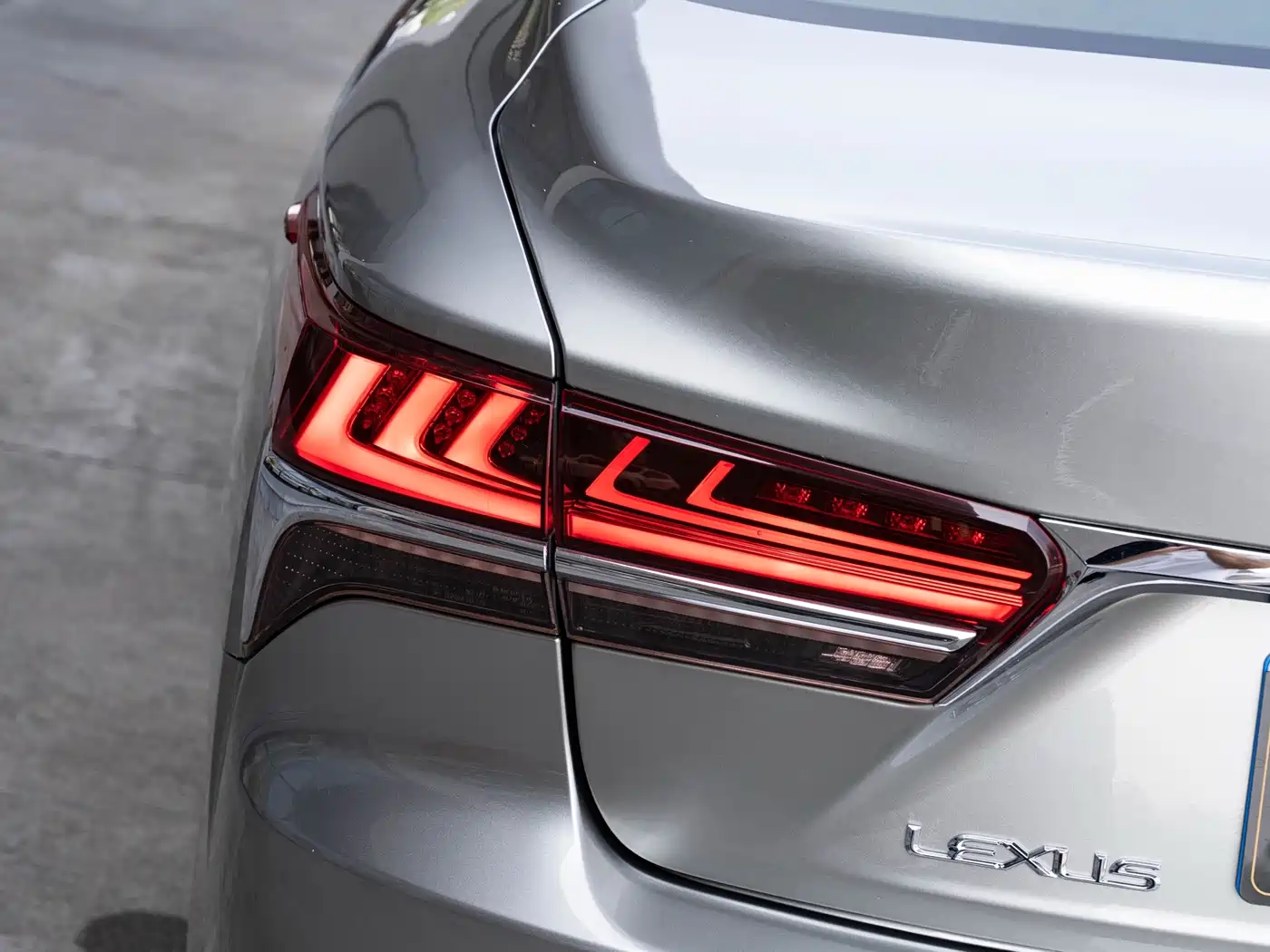Фото 7 - Lexus LS