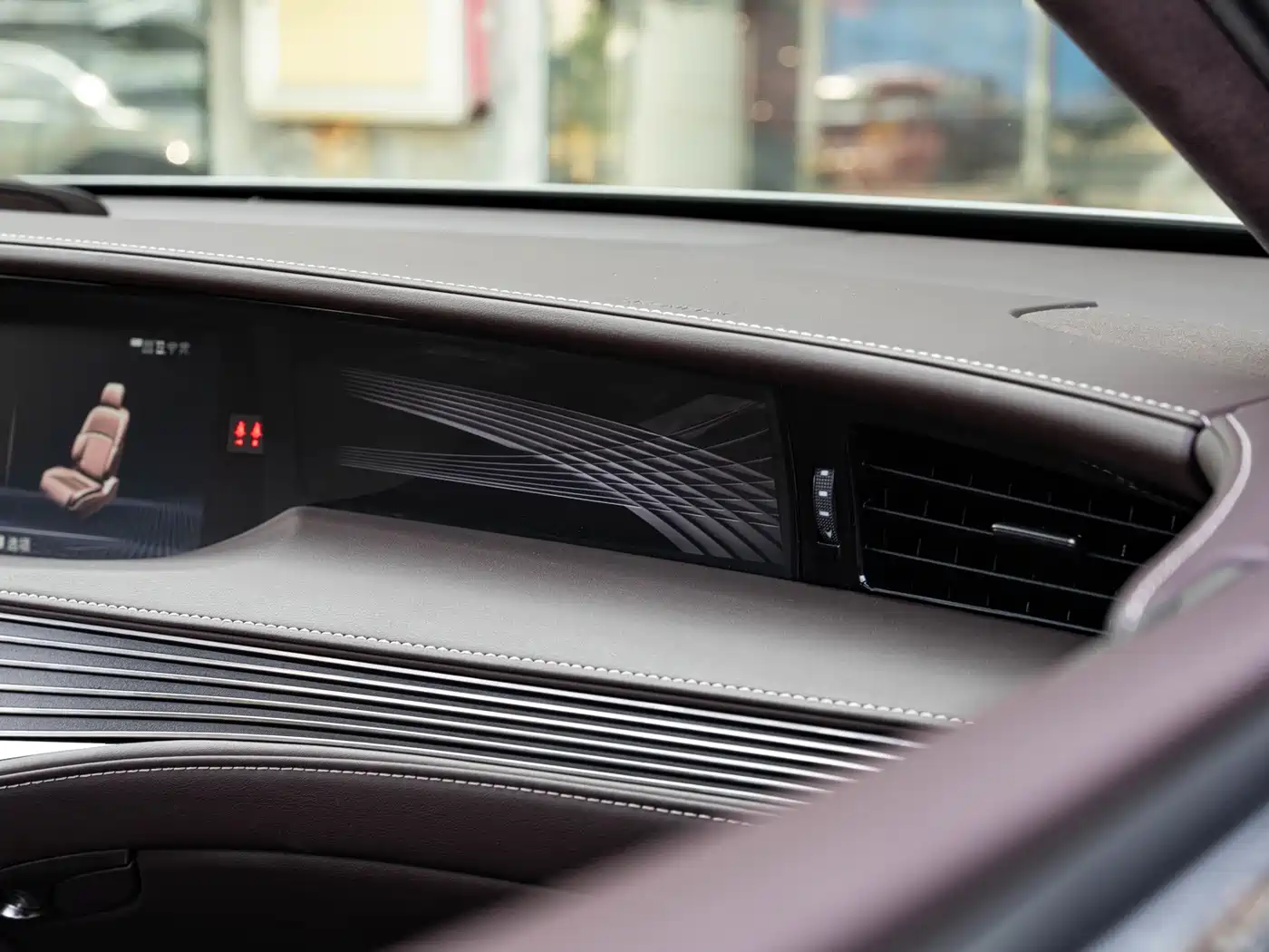 Фото 20 - Lexus LS