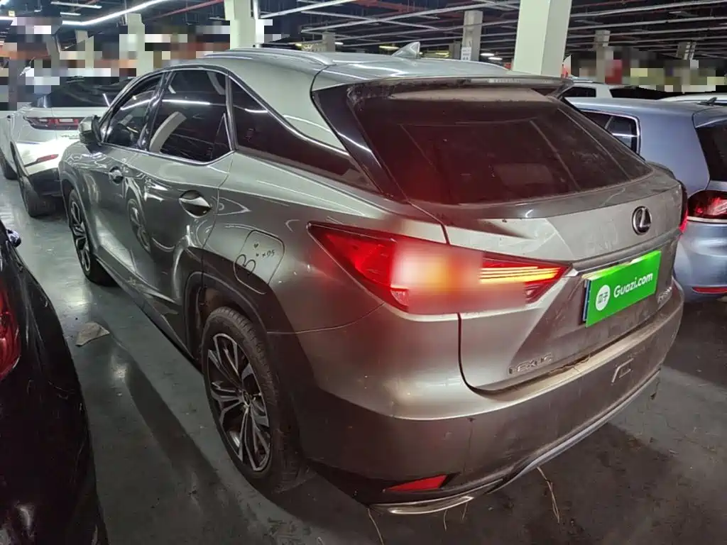 Фото 5 - Lexus RX