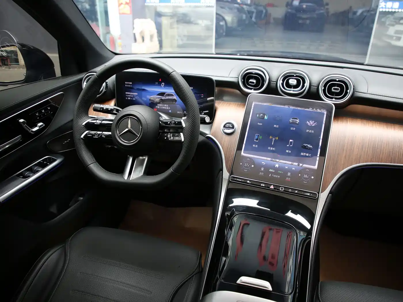 Mercedes-Benz GLC 2024 GLC 300 L 4MATIC Dynamic 5-seater фото 9