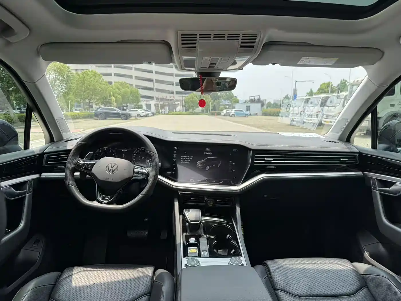 Фото 22 - Volkswagen Touareg