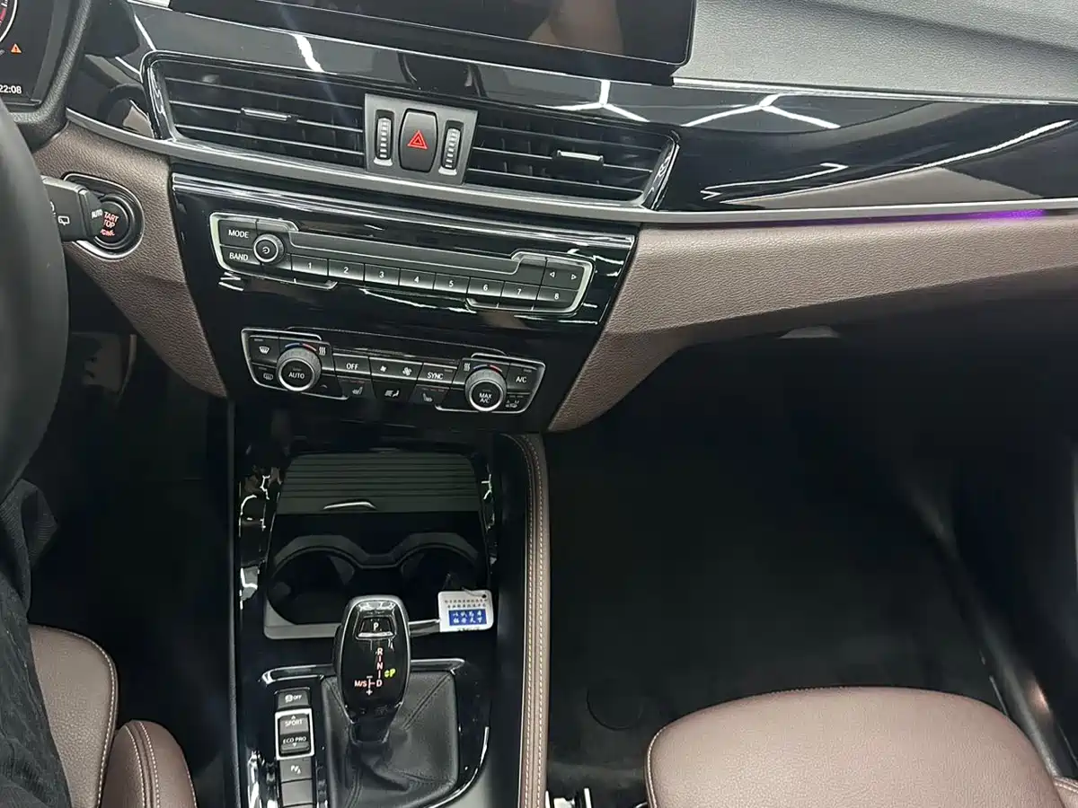 BMW X1 2022 sDrive20Li Premium фото 13