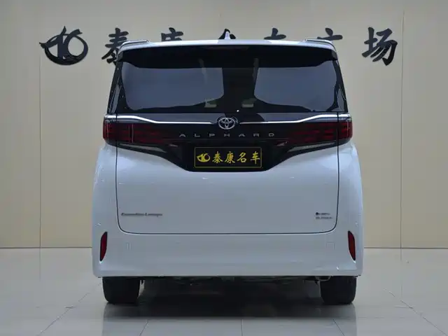 Toyota Alphard, фото 3