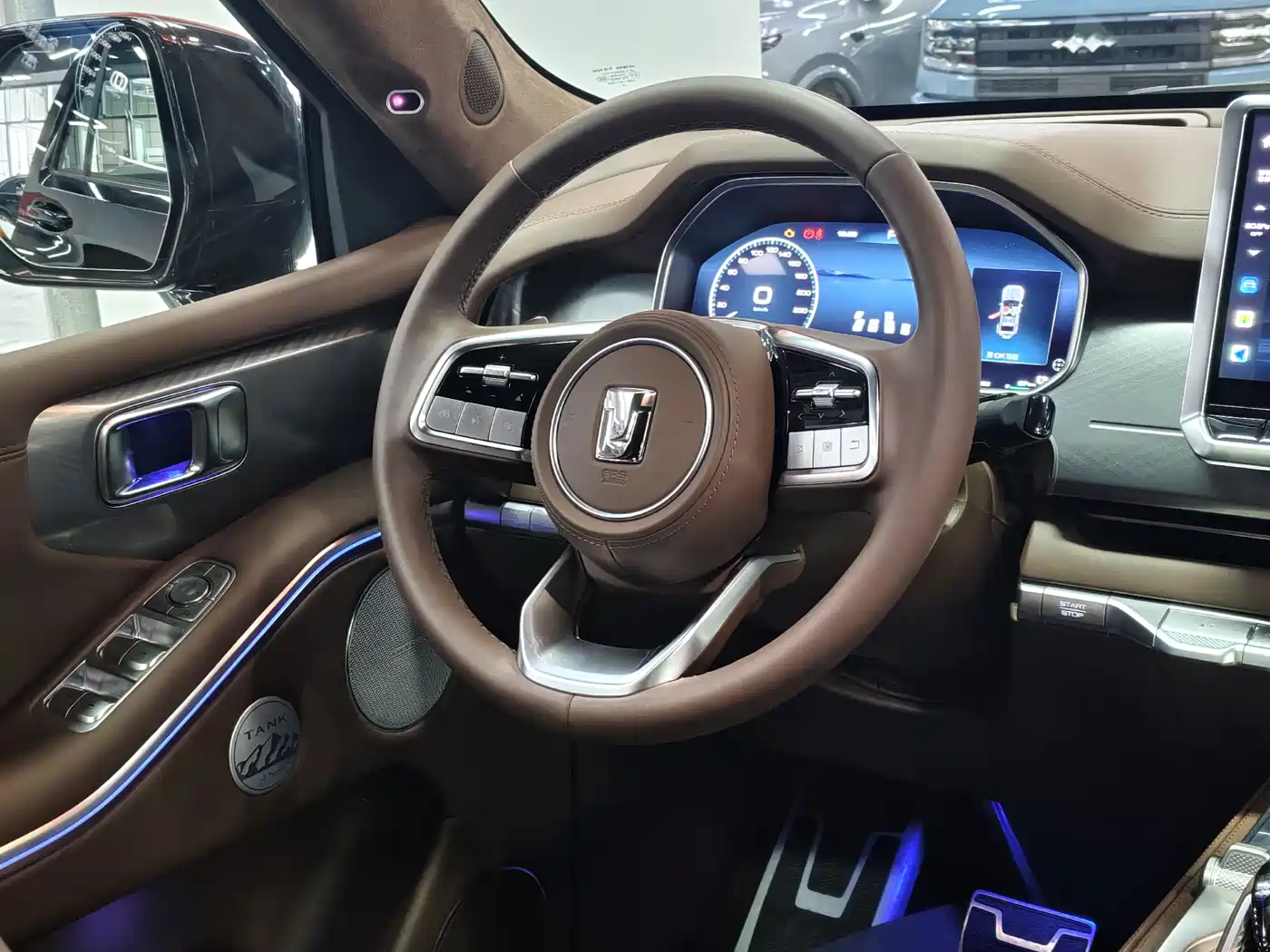 TANK TANK 700 NEW ENERGY