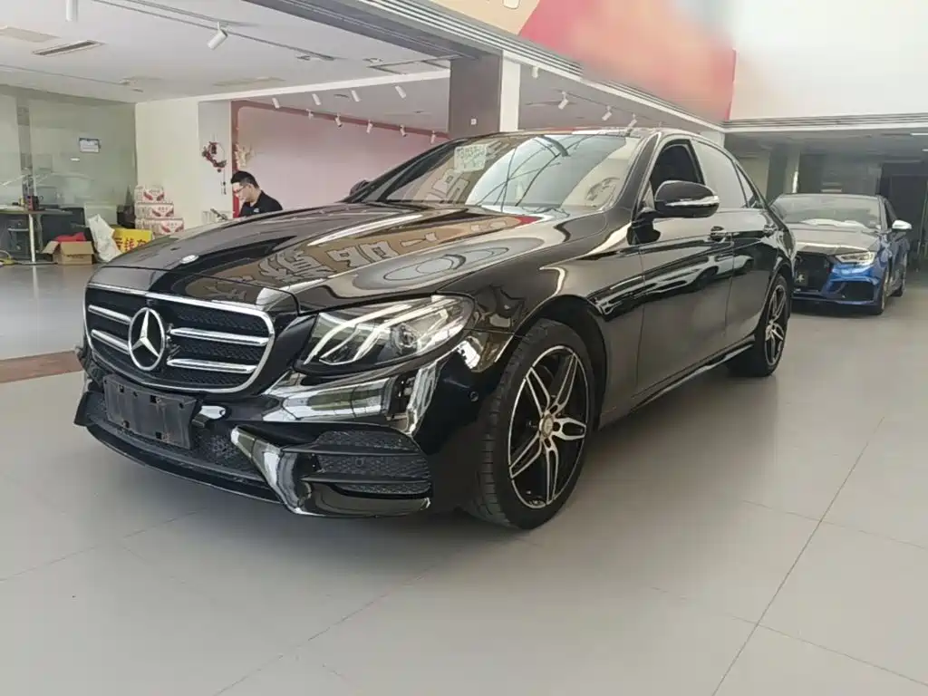 Фото 2 - Mercedes-Benz E-Class