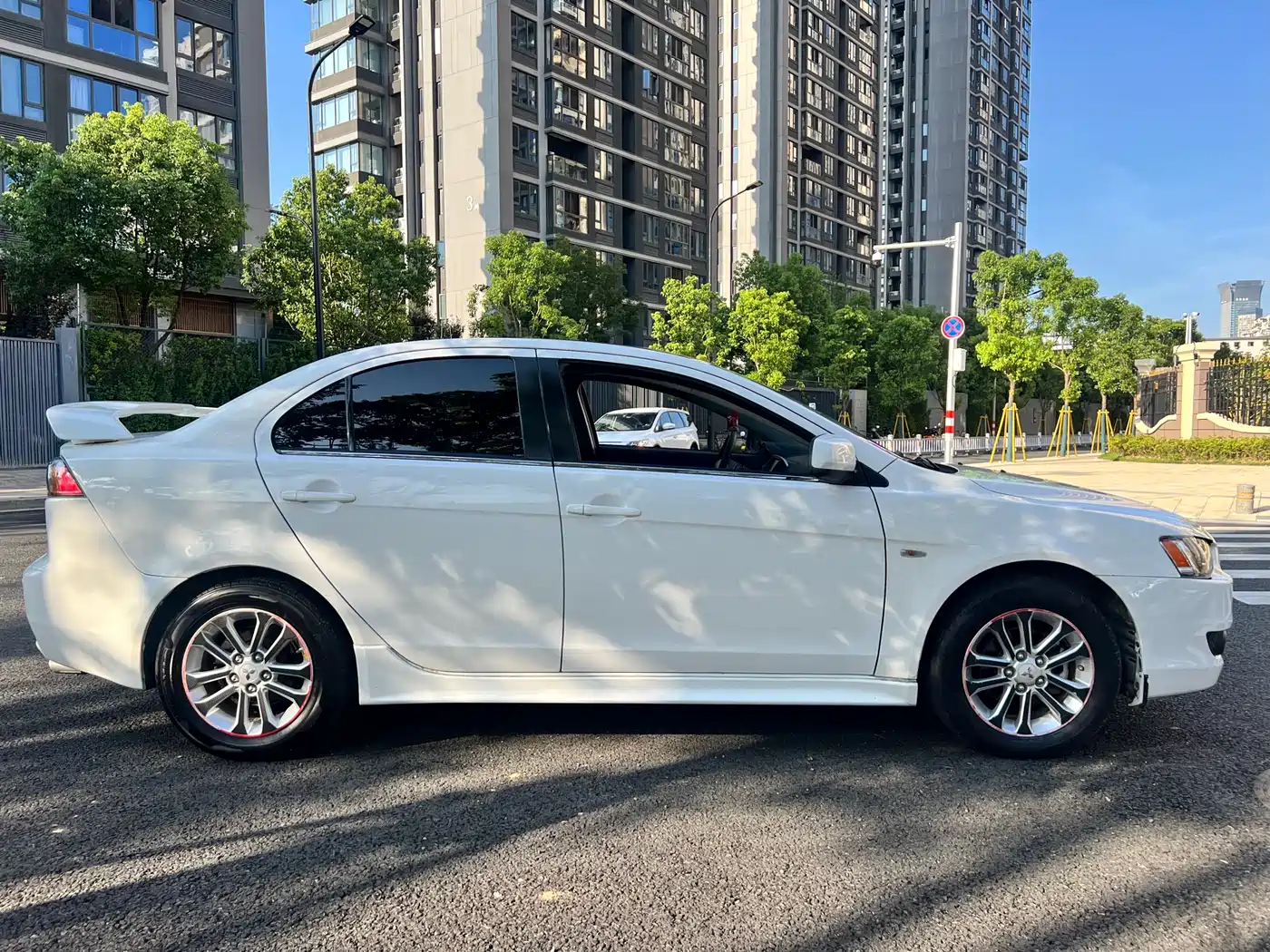 Mitsubishi Lancer EX 2012 Zhishang 1.8L CVT Luxury фото 4