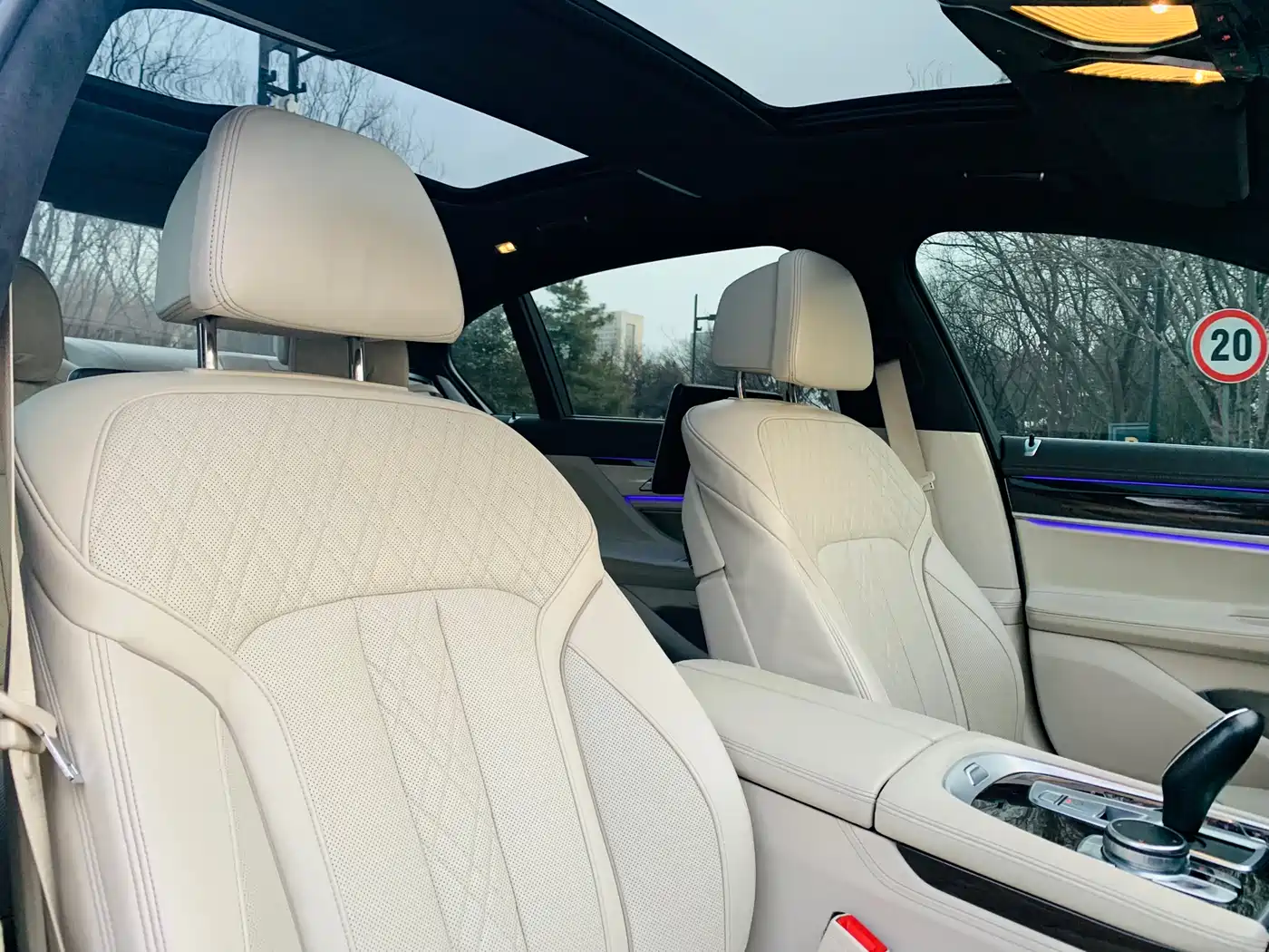 BMW 7 Series 2016 750Li xDrive 4-Seater фото 19