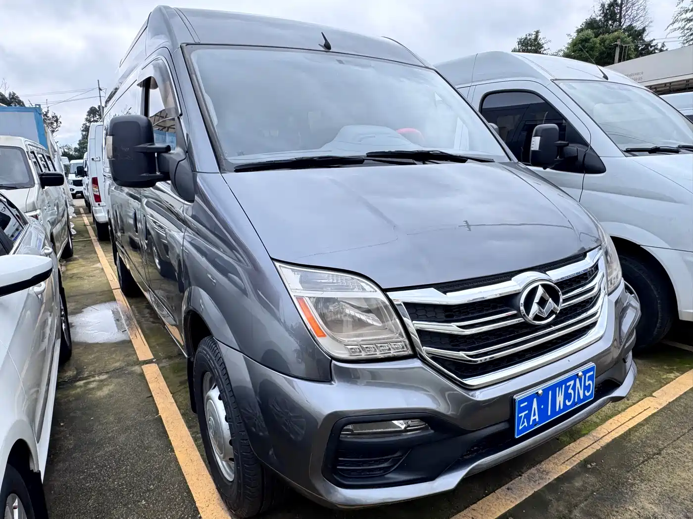 SAIC Maxus Xintu V80 2018 2.5T 6MT Elite Long Wheelbase Medium Roof 7/10 Seater фото 2