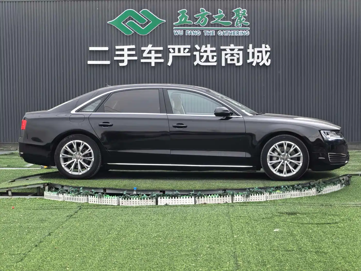 Audi A8 2012 A8L 45 TFSI quattro Comfort фото 4