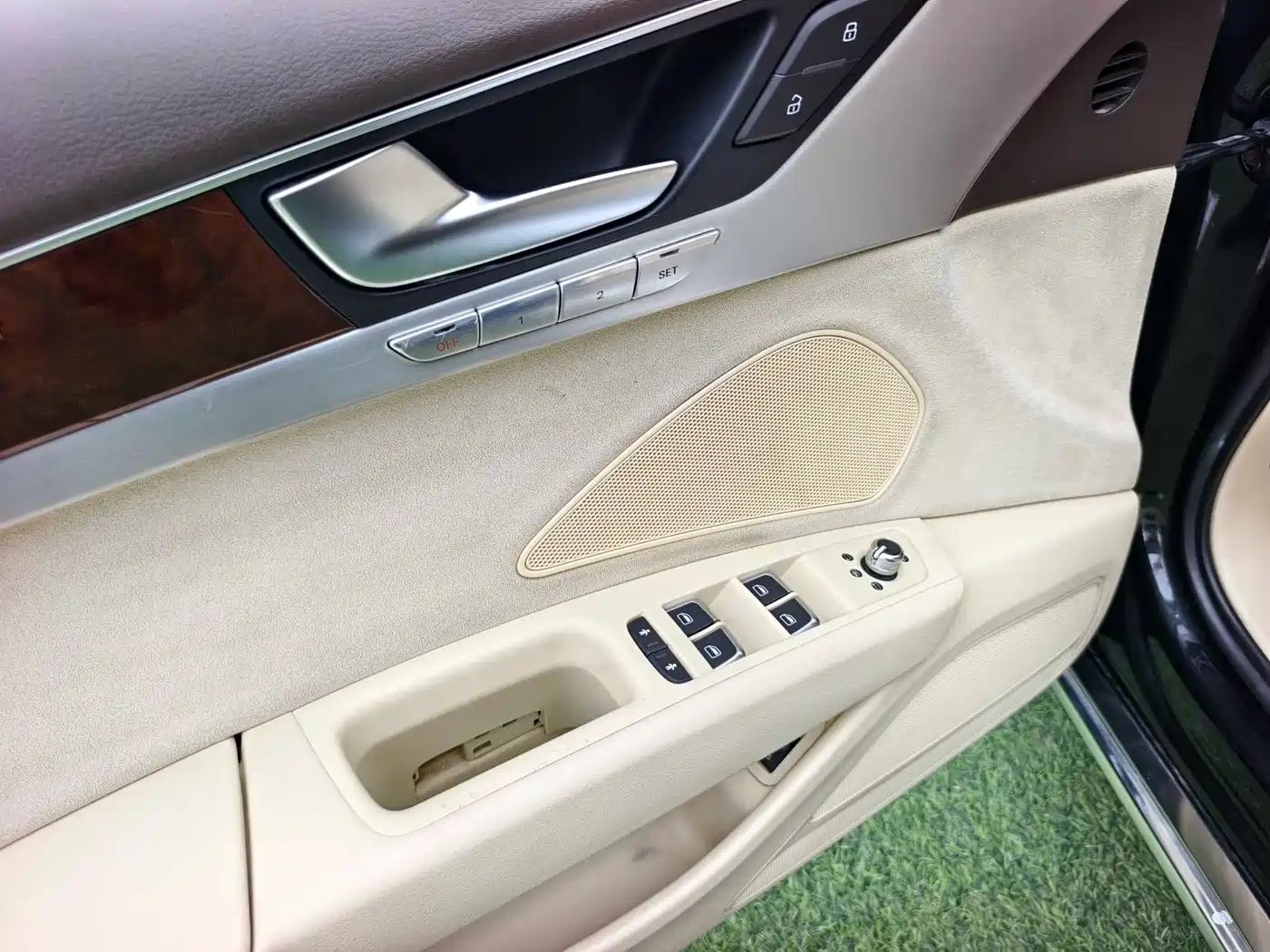 Audi A8 2012 A8L 45 TFSI quattro Comfort фото 5