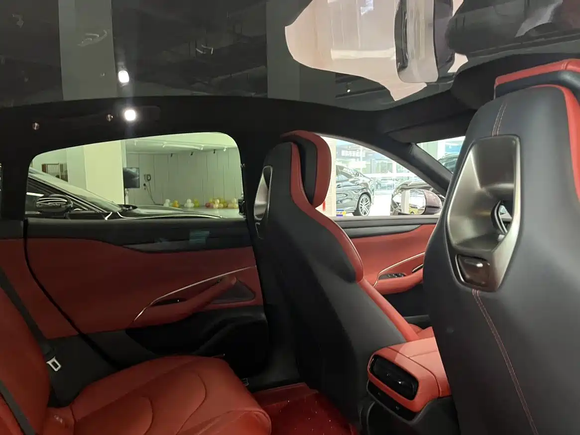 XIAOMI CAR XIAOMI SU7