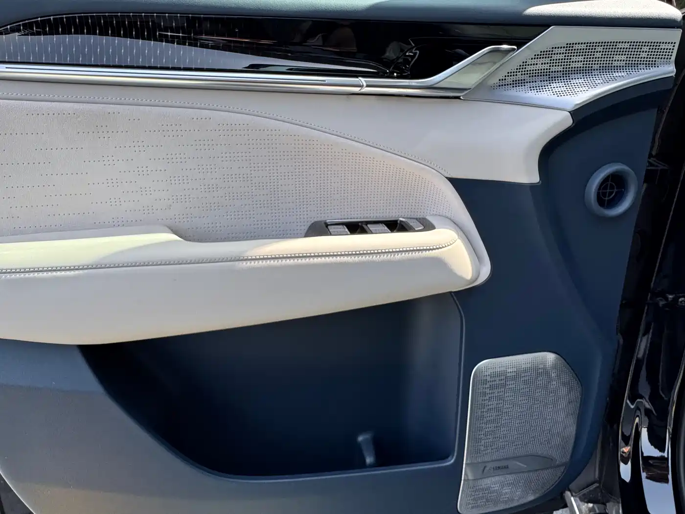 ZEEKR EXTREME KRYPTON 009