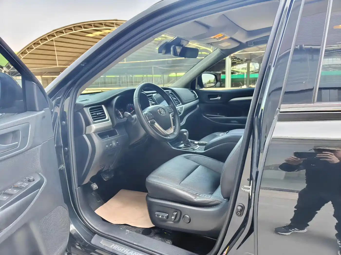 TOYOTA HIGHLANDER