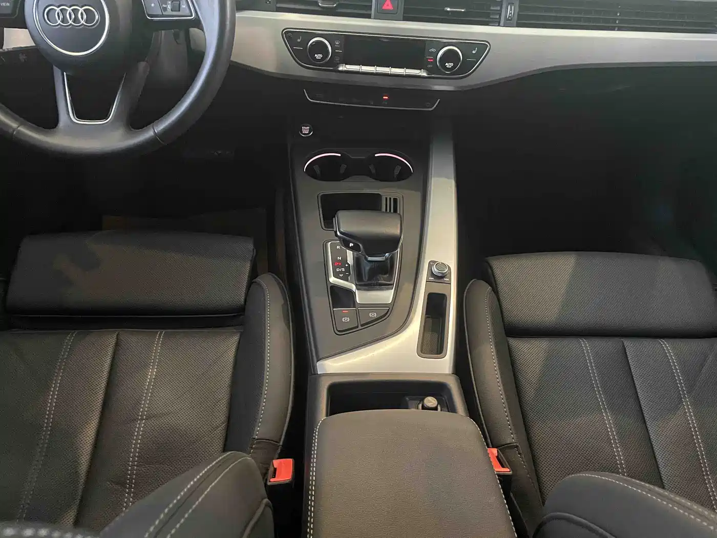 Audi A4L 2022 40 TFSI Luxury Dynamic фото 12