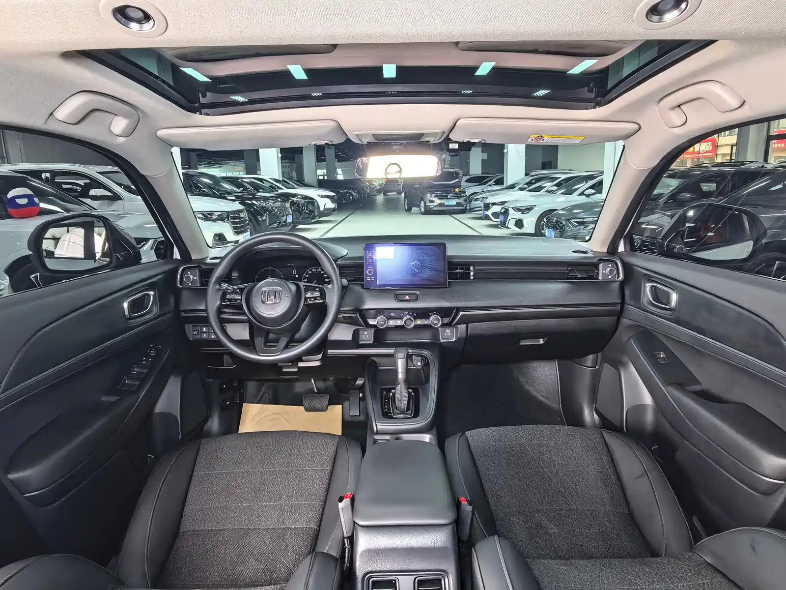 Photo 13 - Honda Vezel
