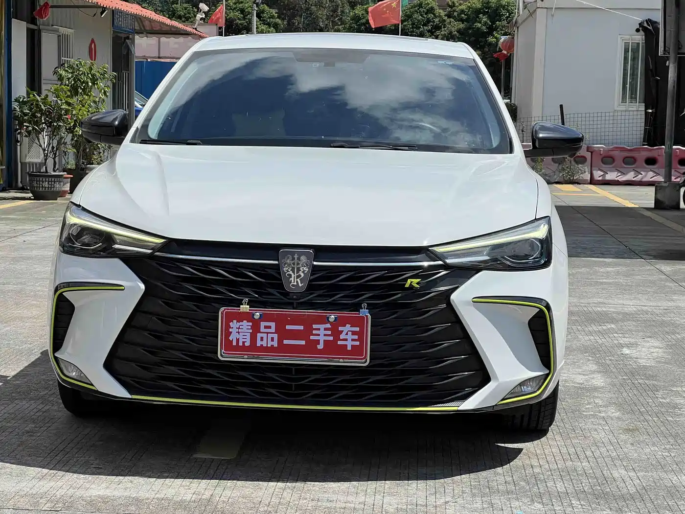 Фото 2 - Roewe i5