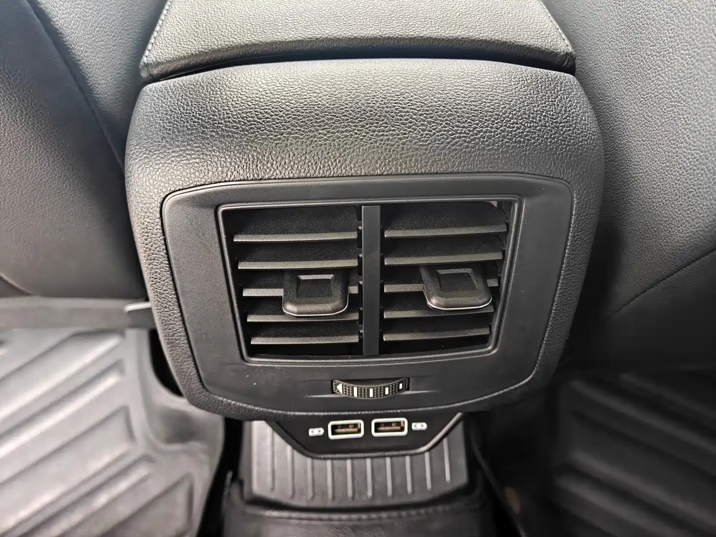 VOLKSWAGEN T-ROC EXPLORING SONGS