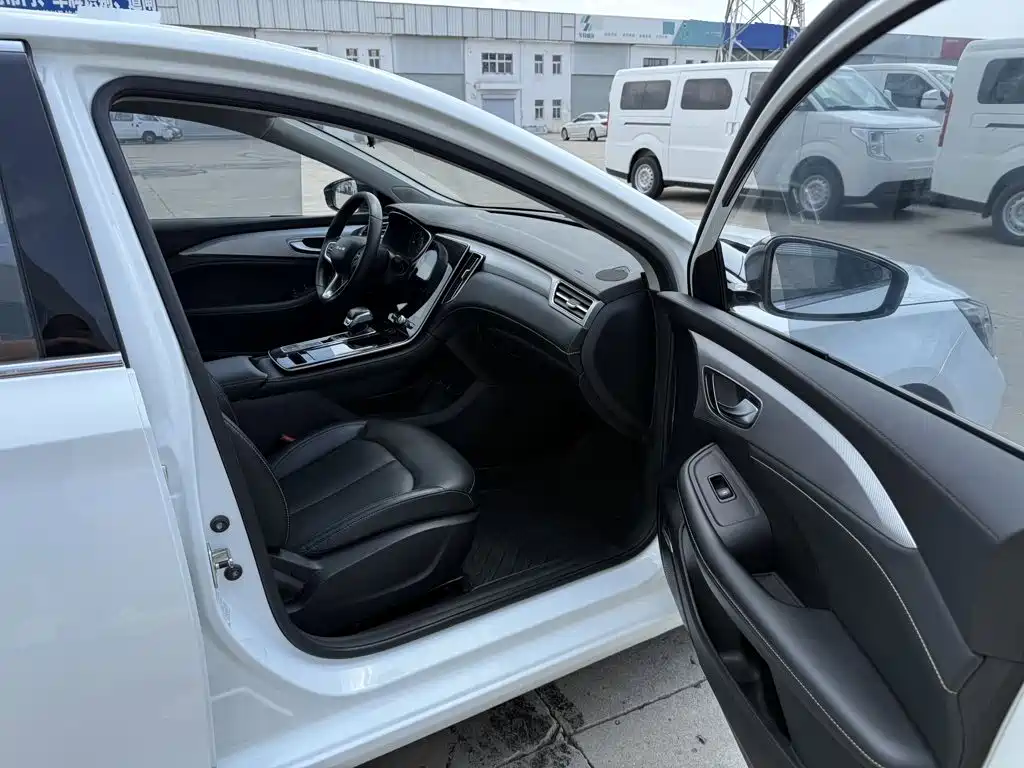 Roewe i6 MAX EV 2021 2020 Model 1.5T PHEV Cool Edition