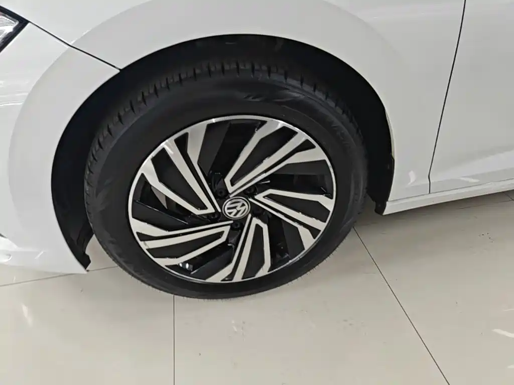 Фото 23 - Volkswagen Sagitar