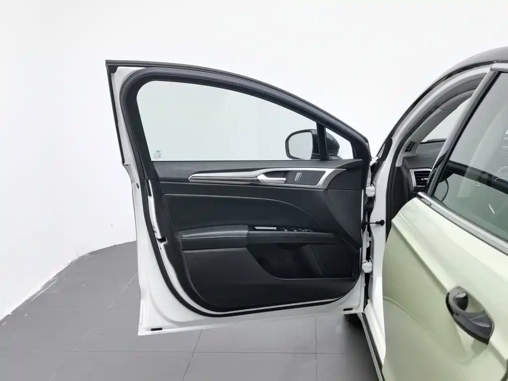 Ford Mondeo 2014 2013 2.0L GTDi200 Fashion