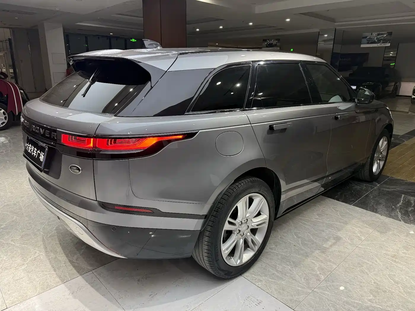 Land Rover Range Rover Velar 2020 P250 R-DYNAMIC S фото 16