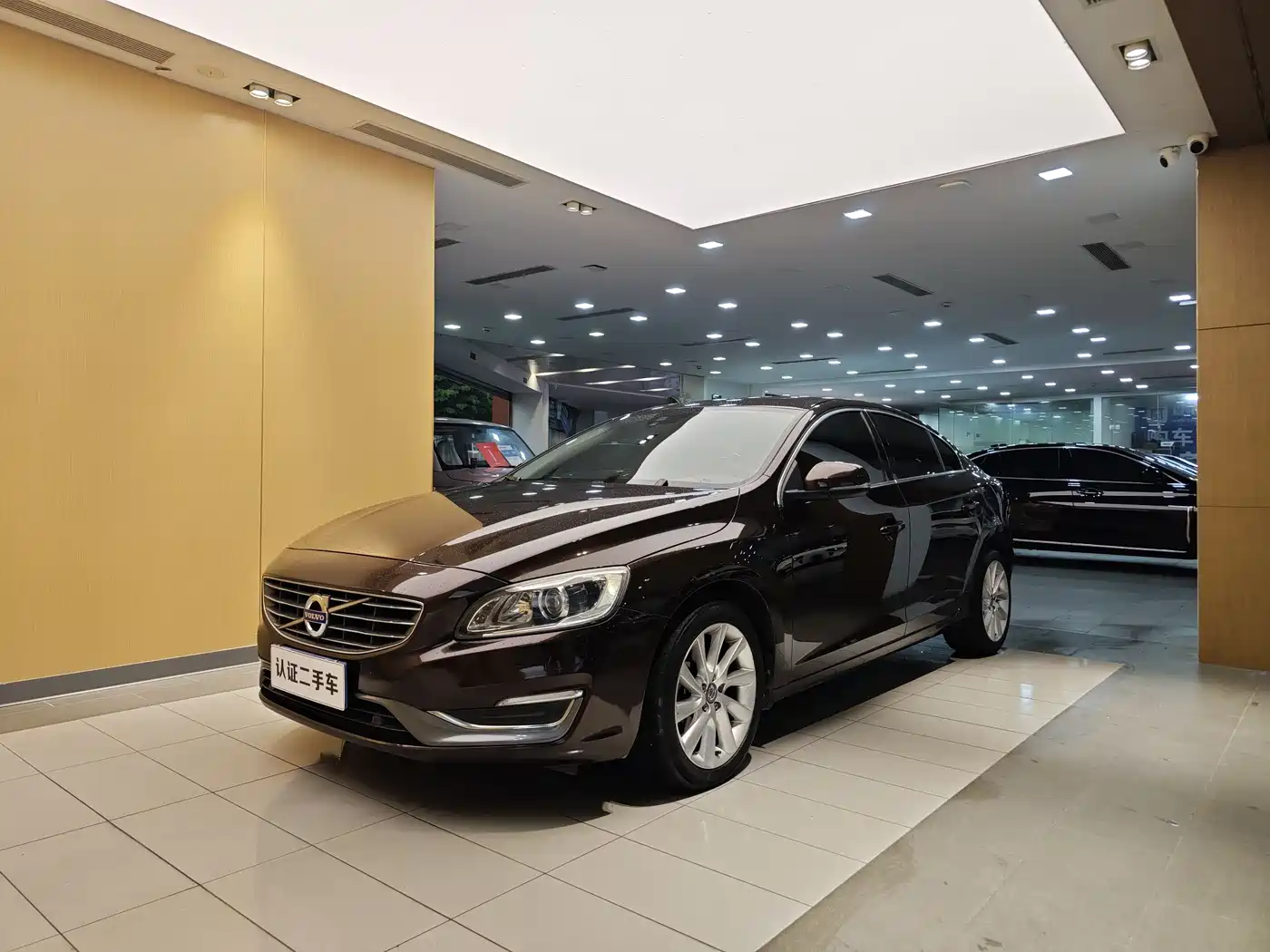 Фото 1 - Volvo S60