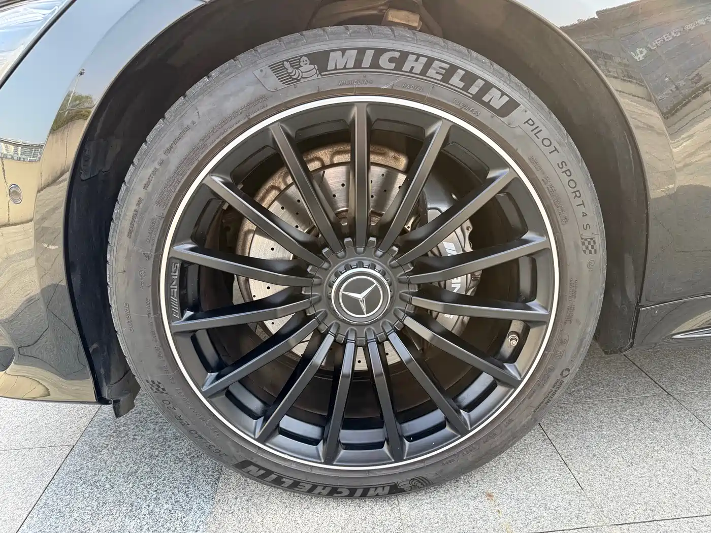 MERCEDES-BENZ AMG GT