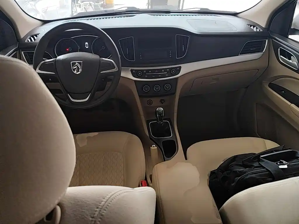 Baojun 730 2019 2016 1.5L Manual Premium 7-Seater (China V)