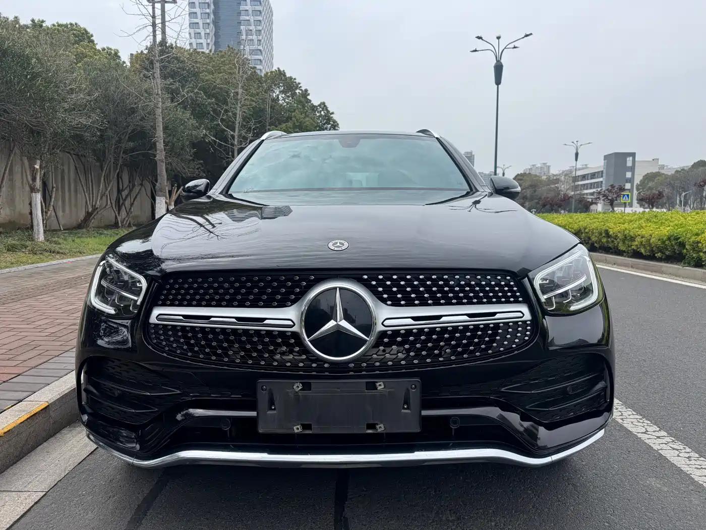 MERCEDES-BENZ GLC