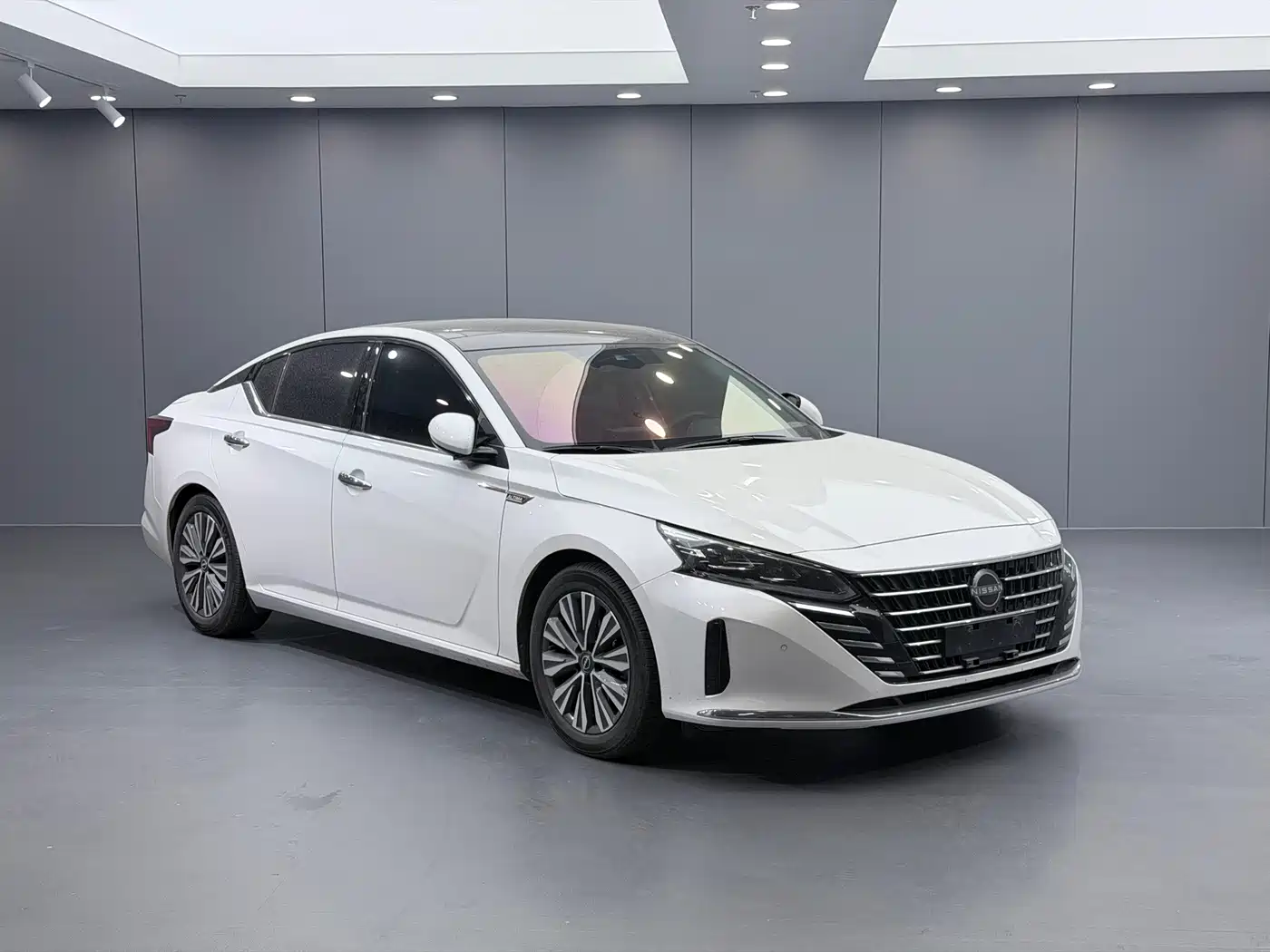 Nissan Teana 2025 2022 2.0L XL-Upr Premium Edition
