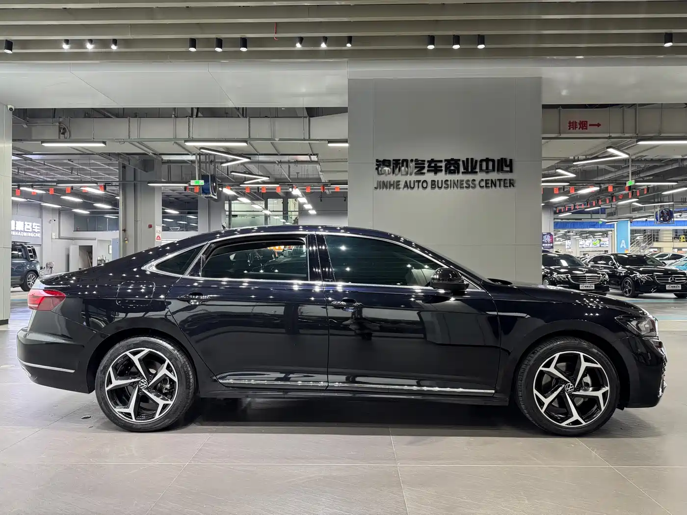 Фото 4 - Volkswagen Passat