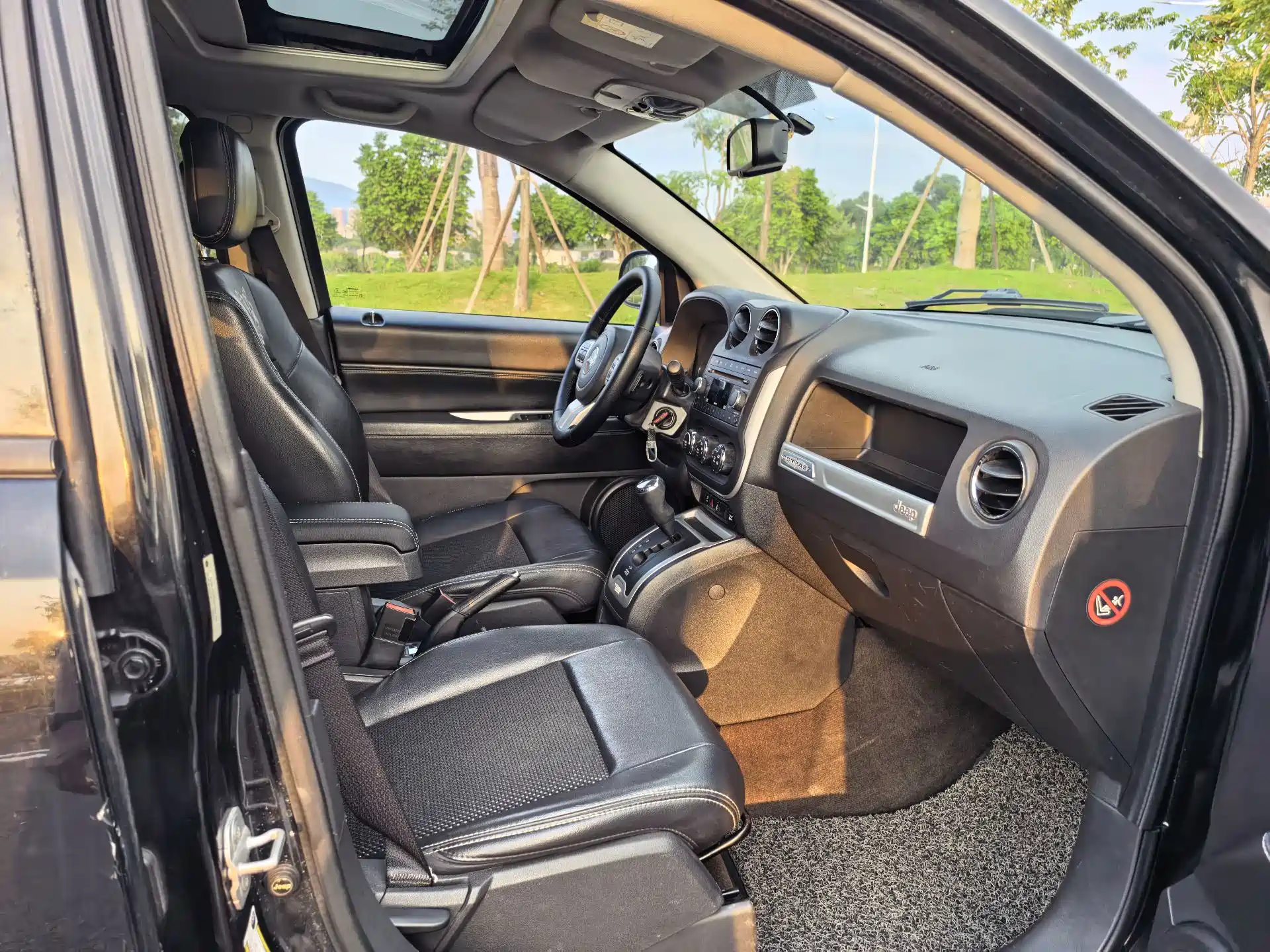 Фото 14 - Jeep Compass (Import)