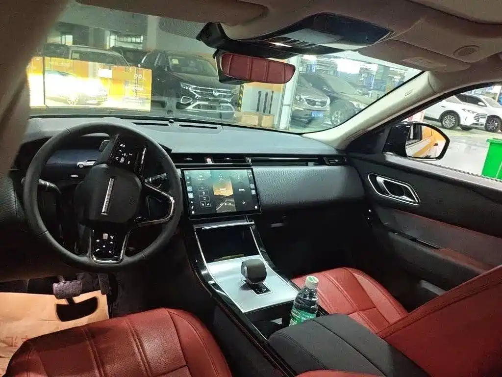 Фото 7 - Land Rover Range Rover Velar