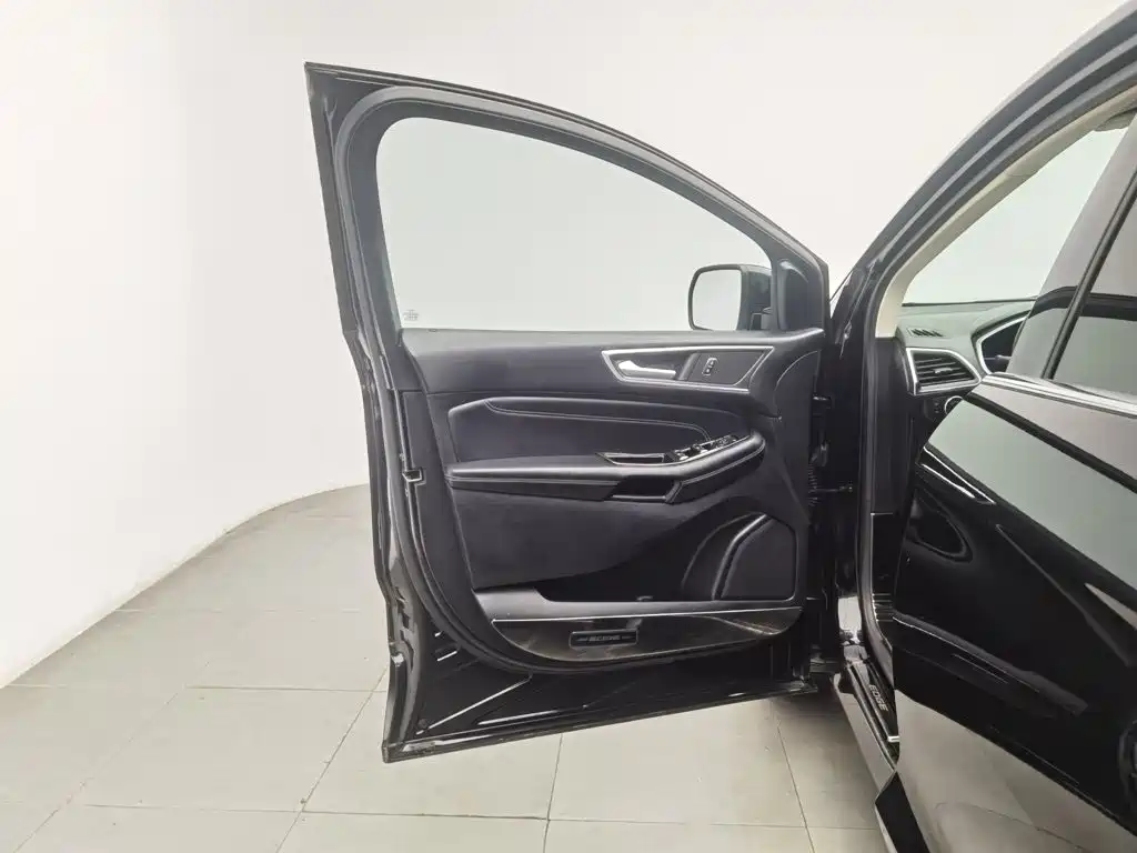 Ford Edge 2018 2018 EcoBoost 245 FWD Luxury 7-seater China V