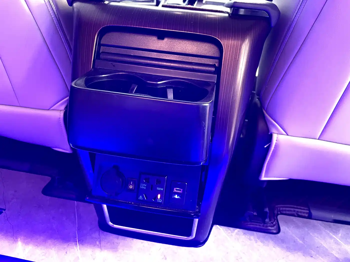 Toyota Granvia 2024 2.5L Hybrid Comfort фото 26