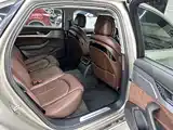 Photo 12 - Audi A8