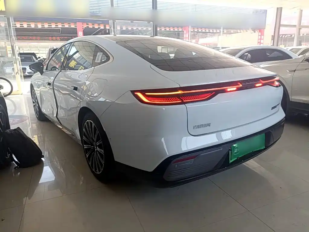 Geely Galaxy Galaxy Xingyao 8 2025 2025 130km EM-P Explorer Edition