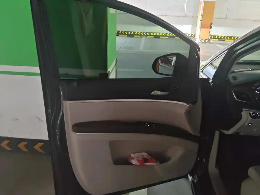 Фото 7 - Buick GL8