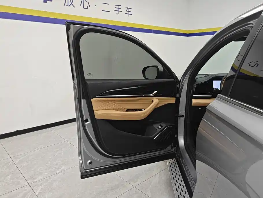 Фото 7 - Geely Monjaro