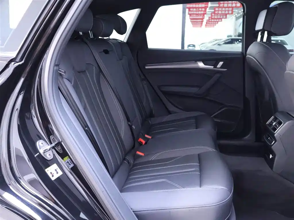 Audi Q5L 2023 45T Luxury Dynamic фото 21