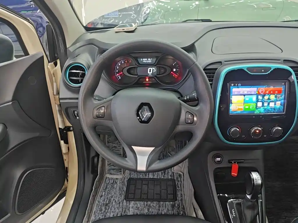 Renault Captur 2018 2015 Model 1.2T Automatic Standard Edition