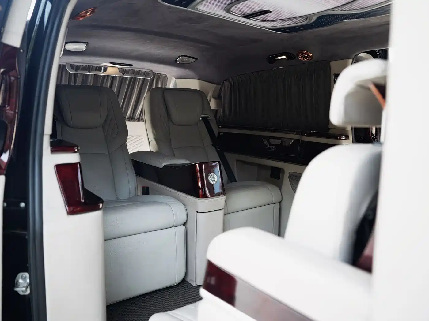 Mercedes-Benz Vito 2021 2.0T Business Edition 7-seater фото 13